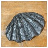 CLAMSHELL-FORM VIDE POCHE  | Cast aluminum, no apparent marking - l. 11 x w. 3 x h. 8-1/2 in.