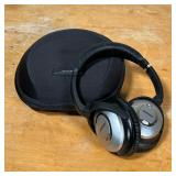 BOSE QUIETCOMFORT HEADPHONES  | Pair of Bose QuiteComfort 15 headphones in a conforming black carryi