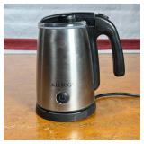 KEURIG HEATED MILK FROTHER  | Stainless steel electric milk frothing pot - h. 7.5 in.