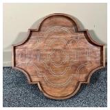 PIER 1 WOOD TRAY  | Shaped tray with incised decoration, having two handles, made in India - l. 23.5