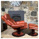 matching ottoman, of similar design to the "Stressless Consul" reclining chair - l. 31 x w. 33 x h. 