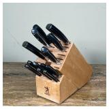 HENCKELS KNIFE BLOCK  | Henckels knife block with various mixed knives, including Henckels steak kni