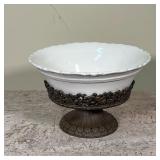 CENTER BOWL ON STAND  | Chris Madden white center bowl with a scalloped rim on a metal stand - h. 8 