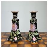 CHINESE CANDLESTICKS  |  Famille noire porcelain candlesticks with red seal marks on bottom - l. 4 x
