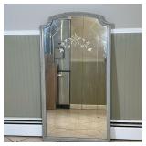 VENETIAN STYLE MIRROR  |  Faceted mirror with floral design in a gray painted frame - w. 23 3/4 x h.