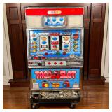 ELECO TACO SLOT MACHINE  | No. 084949, with a collection of game tokens, many Japanese, key present 