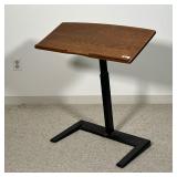 LEVENGER WRITING DESK  | Wooden top writing desk with adjustable height and angle on a metal base - 