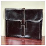 HERMES LEATHER FOLDER  | Brown leather document holder with H clasp insert - l. 13.5 x h. 10.5 in.