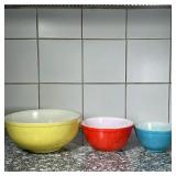 (3pc) PYREX COLOR BOWLS  | Including a blue (dia. 5-5:8 in.), a red, and a yellow bowl - h. 4.5 x di