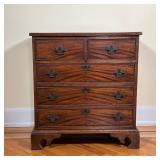 SMALL CHEST OF DRAWERS  | Small chest of drawers with 3 full sized and 2 half sized drawers, appears