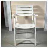 TRICONFORT FRENCH FOLDING CHAIR  | White polycarbonate - l. 26 x w. 24 x h. 32 in.
