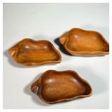 (3PC) PEPPER SHAPED BOWLS | Wooden pepper shaped bowls Dimensions: l. 8.25 x w. 4.75 in 