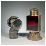 (2PC) SIGNAL LANTERN & OIL FLASHLIGHT | Includes a handheld oil light with reflector and green and r