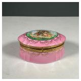 PAINTED PORCELAIN JEWLERY BOX | German pink porcelain jewelry box of small size with gilt decoration