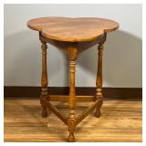 ETHAN ALLEN SIDE TABLE | Wooden end table with a trefoil-shaped top. h. 25 x dia. 20-1/2 in