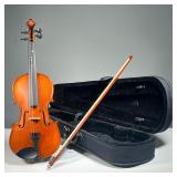 VIOLIN & CASE | Violin of nicely figured wood, with bow in a fitted case. - l. 31.5 in (case)
