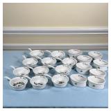 (19PC) PORCELAINE D’AUTEUIL DISHES | Including 11 handles dishes (l. 6.25 in.) and eight small oval 