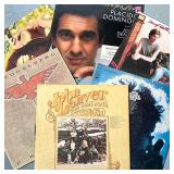 (6PC) MIXED FOLK RECORDS | Vinyl record albums, including: Bob Dylan’s Greatest Hits, Hall and Oates
