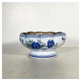 DECOWARE FINE POTTERY BOWL | Footed bowl with blue flowers and decorative border. - h. 5 x dia. 10 i