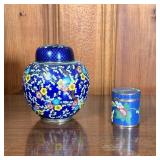 CLOISONNÉ JARS WITH LID | Cloisonné jars decorated with flowers and birds with second smaller brass 