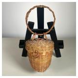 PENOBSCOT ACORN BASKET | Penobscot Acorn shaped string holder basket with red dye. Provenance from s
