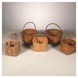 (5pc) SMALL SPLINT BASKETS | Lot includes: all with notched handles ; and(1) With Orange banding - d