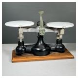 CENTRAL SCIENTIFIC BALANCE SCALE | Chicago, IL U.S.A. - l. 13 x w. 6 x h. 9 in