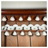 (12PC) WEDGWOOD TEACUPS AND SAUCERS | Decorated with green flowers, and green rims. - h. 2.5 in (tea