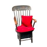 ANTIQUE STENCILED COMMODE | With a later potty lid, red cushions. - l. 22 x w. 23 x h. 39 in