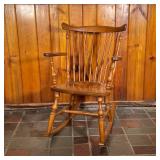 ETHAN ALLEN BAUMRITTER ROCKER | Made by Baumritter, Vermont for Ethan Allen. Maple brace-Back Windso