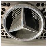 a 2.3L supercharged M111.973 inline-four-cylinder engine, which generates up to 190 HP and 207 lb.