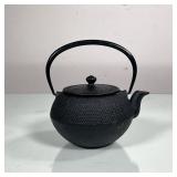 NAMBU STYLE JAPANESE IRONWARE TEAPOT | Small metal teapot with internal removable tea filter and bea