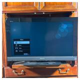 31” SONY BRAVIA TV | Small Sony self standing tv. - l. 31.5 x h. 20.5 in 