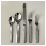 STANLEY ROBERTS MID CENTURY FLATWARE | Partial service, including 11 knives, nine forks, five, small