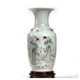 ANTIQUE CHINESE VASE | Showing two female figures, with lions