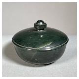 CHINESE SPINACH JADE COVERED BOWL | Chinese spinach jade covered cup/bowl with a confirming lid - h.