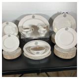 SPODE FLORAL ARMORIAL DINNERWARE SERVICE | Large Spode Dinner Set in the classic Floral Armorial pat