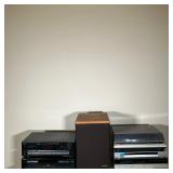(6PC) SONY RECEIVER/CD PLAYER, TURNTABLE & BABY ADVENT SPEAKERS | Vintage Electronics Lot Including: