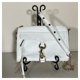REBECCA MINKOFF LEATHER BAG PURSE | White leather shoulder bag with gold chains and accents. - l. 9 