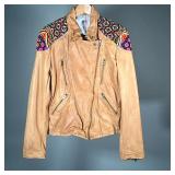 FREE PEOPLE WOMEN’S LEATHER JACKET (NWT) | Brown leather jacket from Free People with embroidered de