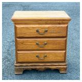 SUMTER CABINET COMPANY NIGHT STAND | l. 24-1/2 x w. 16-1/2 x h. 25-1/2 in