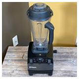 Vitamix 5200 Blender | Top of the line Vitamix 5200 Blender. - l. 7” x w. 9” x h. 20.5” in