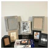 (8pc) Frame Lot | Seven assorted wood and metal frames. Also includes a Sony S-Frame DPF-D1010. - l.