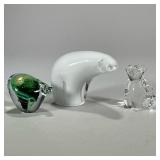 (3pc) Stebuen, Wedgwood, & Kerry Glass | Including a small Stebuen crystal glass teddy bear, a Wedgw