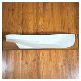 Half Hull Ships Model | White painted half hill on a wooden backboard, unadorned. - l. 46.5 x w. 7.2