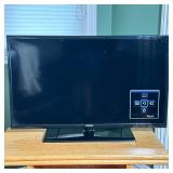 Samsung 39 In. Tv | 38.5 in. flat screen TV, model no. UN39FH5000F. - l. 25 x w. 23 in