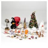 HOLIDAY DOLLHOUSE MINIATURES | A collection of dollhouse miniature decorative objects, comprising mo