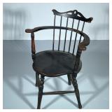 ANTIQUE WINDSOR CORNER CHAIR | Having curved back with spindle carved backrest and legs. - h. 34.5 x