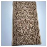 SMALL PATTERNED RUG | w. 26 x l. 47 in