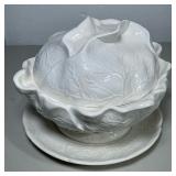 CABBAGE FORM SOUP TUREEN | Cabbage form lidded soup tureen with platter. - h. 9 x dia. 11 in